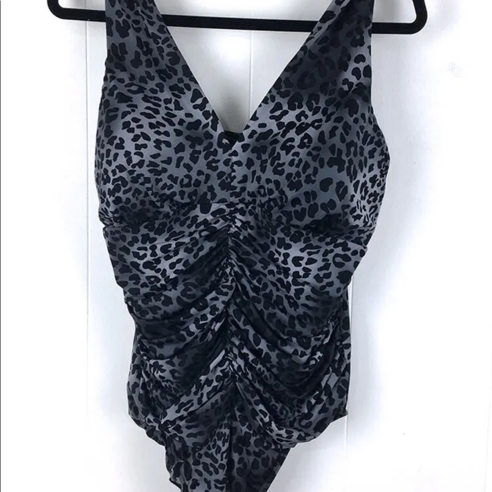 NEW ONE PIECE MIRACLE SUIT SIZE 20W
